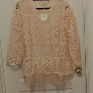 Simply Couture-😍Lace long sleeved peach top